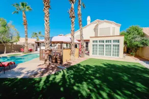 Tropical Paradise in Garden Lakes! - Image 4