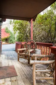 Rustic, Romantic Getaway at Paradise Cottage in Boone - Image 2