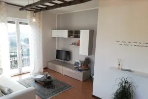 Como Ricky Apartment with Terrace & Green Area, Parking Nearby - Image 4
