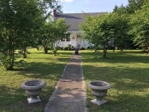 Smith's Little Cottage - Image 2