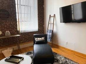 Downtown Lynchburg Loft - Doors that Open to St. - Image 4