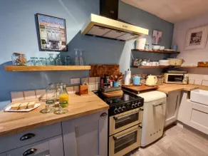 1 Bed Prestwich Duplex Free Parking - Image 5