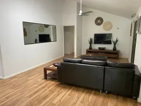 Fully Air Conditioned Newly Renovated Large home! - Image 4