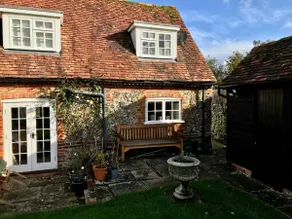 Newly refreshed: Charming Chilterns Cottage - Image 3