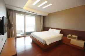 Cost-effective\3 rooms + 2 bathrooms\up to 6 people\family trip\healing\Jeju West trip - Image 5
