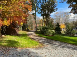 Your Own Barn Loft Suite Among the Treetops - Image 2