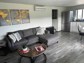 Relaxing Cozy Home with Great Lake Views - Image 2