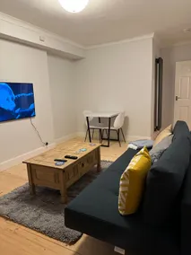 2 Bedroom Central Apartment - Image 2