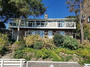 Beautiful Bayside Home Near Stunning San Francisco - Image 5