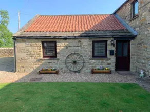 Tranquil 1 Bedroom cottage with garden and parking - Image 2