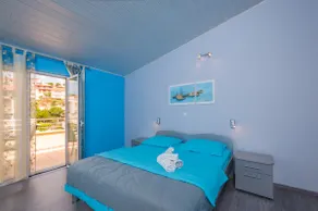 Top floor luxury apartment -MORE - Image 4