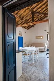 Attractive antique residence located in the inner - Image 5