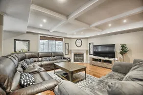 6-Bed Home near Lake Simcoe & Innisfil Beach Park - Image 2