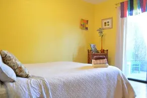 Sunny Flat by Ocean Beach w/Free Prkg & Laundry! - Image 2