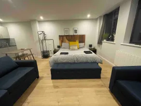 Market Dream King Bed, Deluxe Town Centre Studio - Image 2