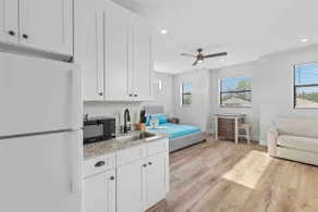 Coastal Guest Suite Near Downtown - Image 2