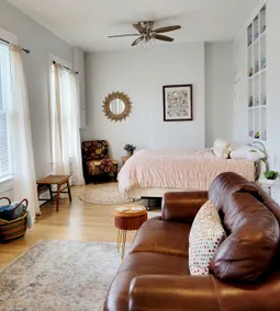 Charming Upstairs One Bedroom Studio Apt Ludlow KY - Image 3