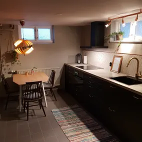 Basement apartment with free parking near the city - Image 3