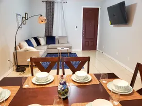 Upscale Townhouse, 6 min to DHR King Size Bed ! - Image 2