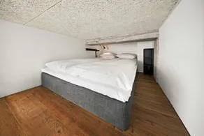 Studio Apartment with Sunny Balcony for 4 - Image 2
