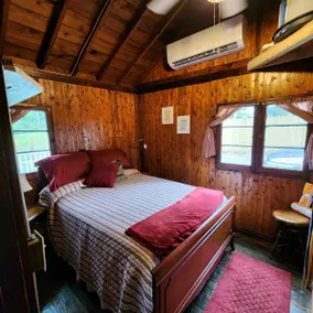 Cozy Cabin w/ Hot Tub (pet friendly)! - Image 4