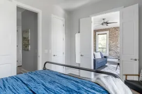 Chic Downtown condo. Walk to Alamodome/Riverwalk - Image 4