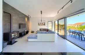 Lussuosa villa Lucija con piscina riscaldata - Image 3