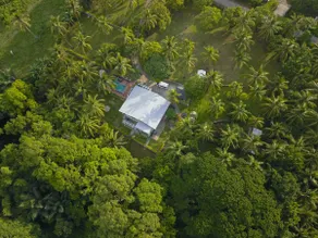 The Kubu 1 Hec Private Modern House Pet-Friendly - Image 3