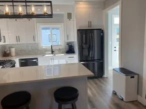 Luxury Getaway, 1 block from the beach! - Image 5