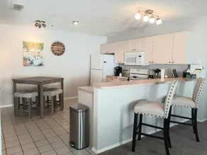 Beautiful Villages 2/2 Home. Perfect Location - Image 3