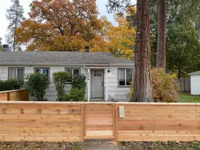 Cute Home with fully fenced yard Hot Tub and Fire Pit. - Image 2