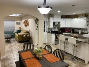Cozy 3bd/2bath near downtown - Image 2