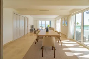 Luxury Oceanfront Apartment with Private Beach - Image 4