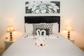 Western Jewels Guesthouse - Image 5