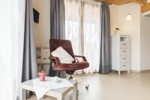 Peperino Attic Flat - Image 2