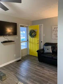 Cozy Speedway Experience and close to Downtown! - Image 2