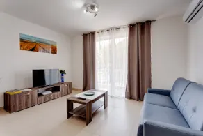 Cosy 2BR Apartment in a Central Location - Image 2