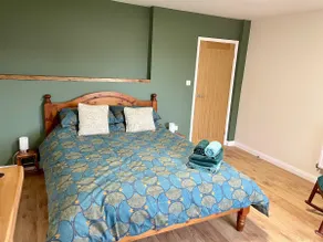 Luxury two bedroom cottage with views near Cardiff - Image 5