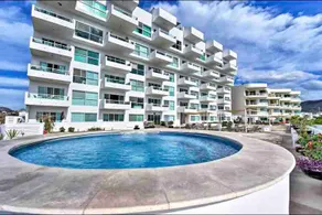 La Paz Condo w/City, Bay & Pool Views from Balcony - Image 4