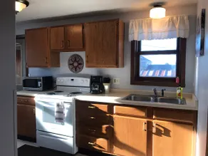Getaway by the Bay....a cozy 1BR retreat in downtown Munising - Image 2