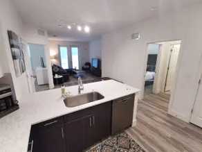 Downtown Apt w/ Pool, Gym, & Coworking Unit 330 - Image 4