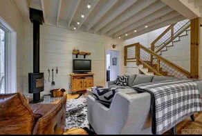 Fowler Creek Cabin - Image 2