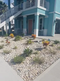 Private Beach 2 min walk No chores! 2 Bd/1 Ba Apt - Image 2