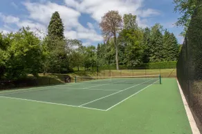 Luxury retreat with extensive leisure facilities - Image 2