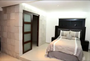 Comfortable and centrally located apartment - Image 2