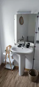 Bright apartment in the city center - Image 5