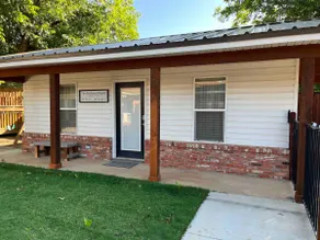 The Backyard Bunky-Comfy & clean without the fee! - Image 5