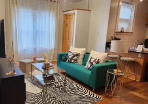Chic Coventry: Save 10% on 2+ Nights+Late Checkout - Image 3