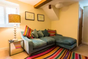 Cozy Cotswold Dog Friendly Retreat  - Image 3