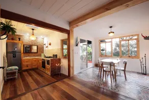 Stylish, Sunny and Central Home in Quiet Area - Image 3